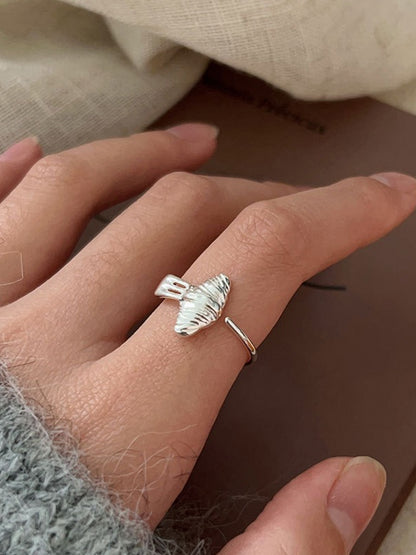 CROISSANT-INSPIRED RING