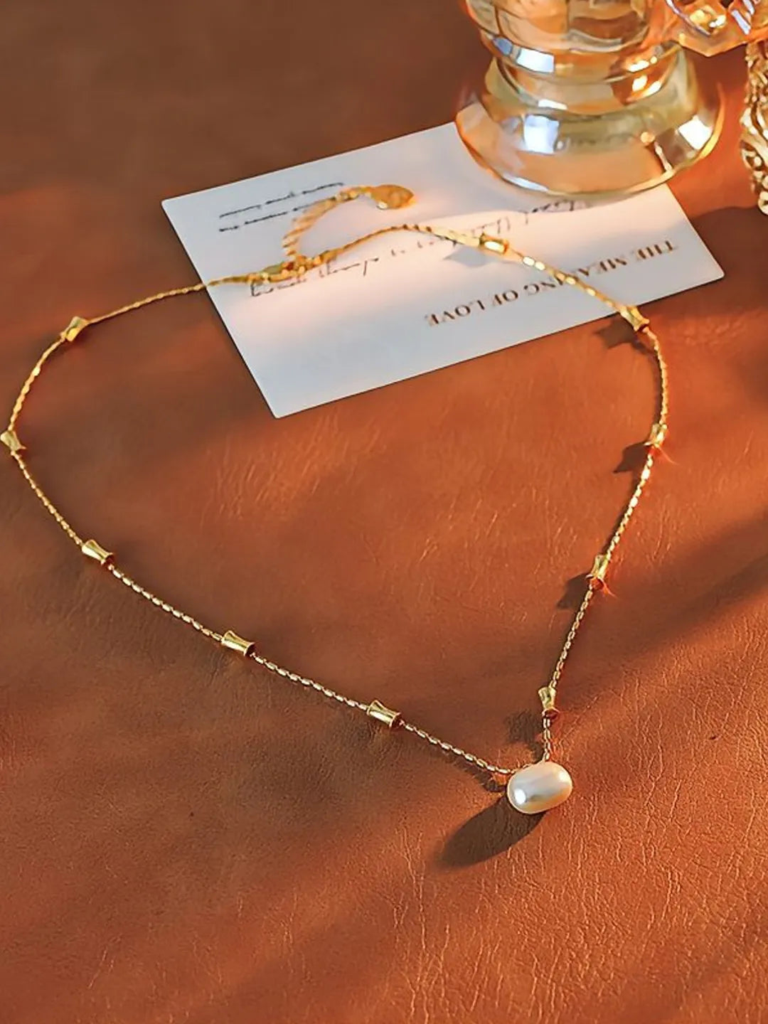 PEARL PENDANT NECKLACE