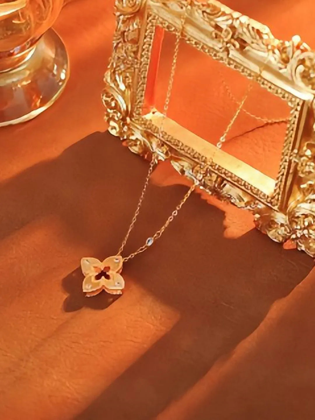 FOUR-LEAF CLOVER NECKLACE
