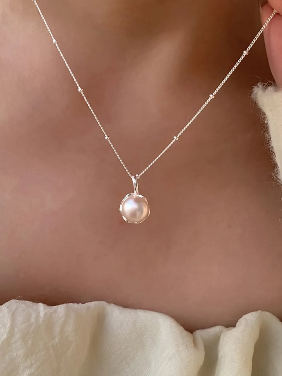 LUMINA PEARL NECKLACE