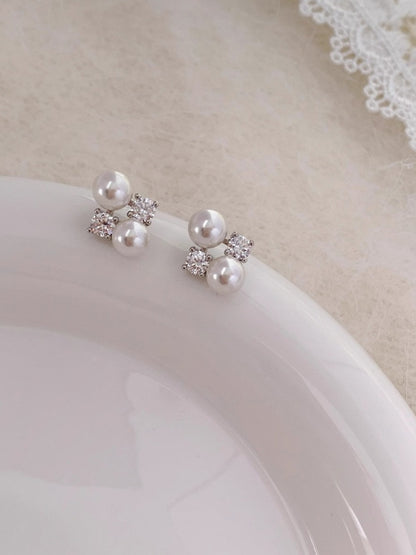 FINE PEARL EARRINGS