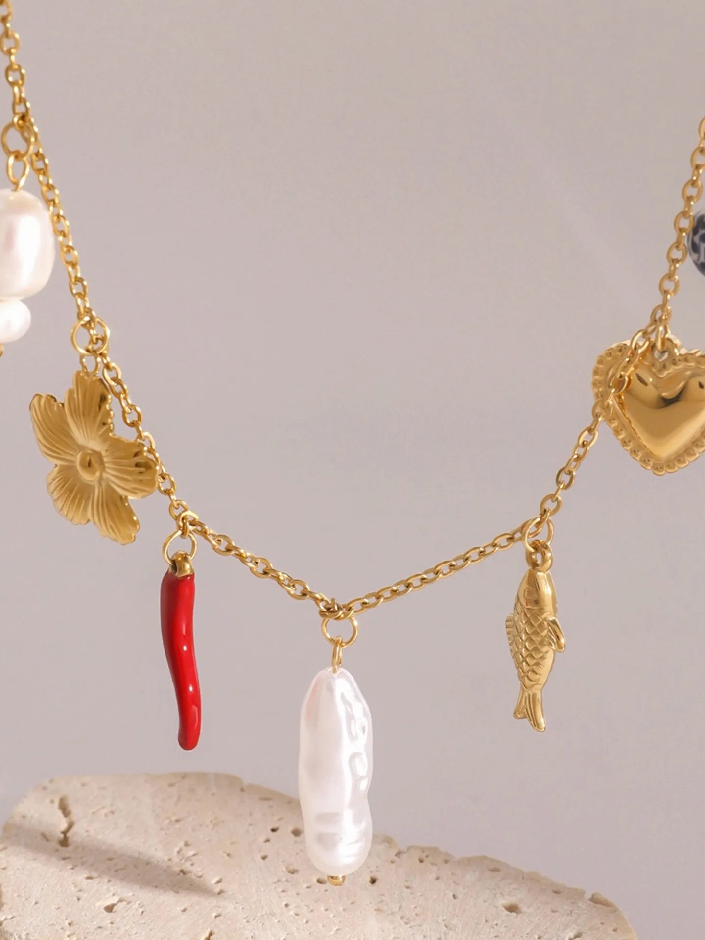 HEART FLOWER PENDANT NECKLACE