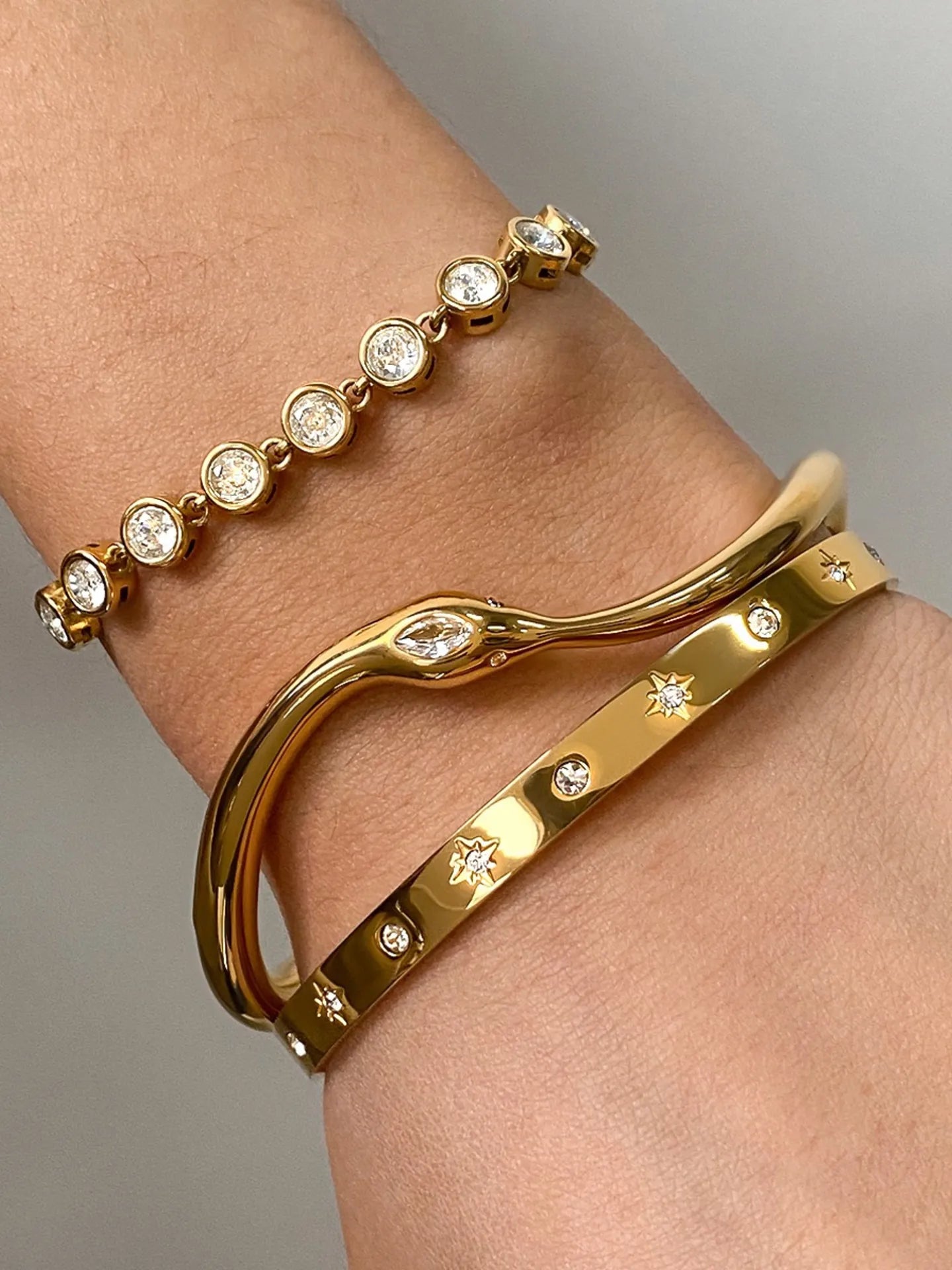 WHITE SNAKE BANGLE SET