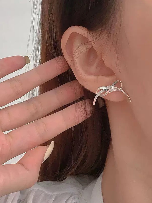 BLADE BOW EARRINGS