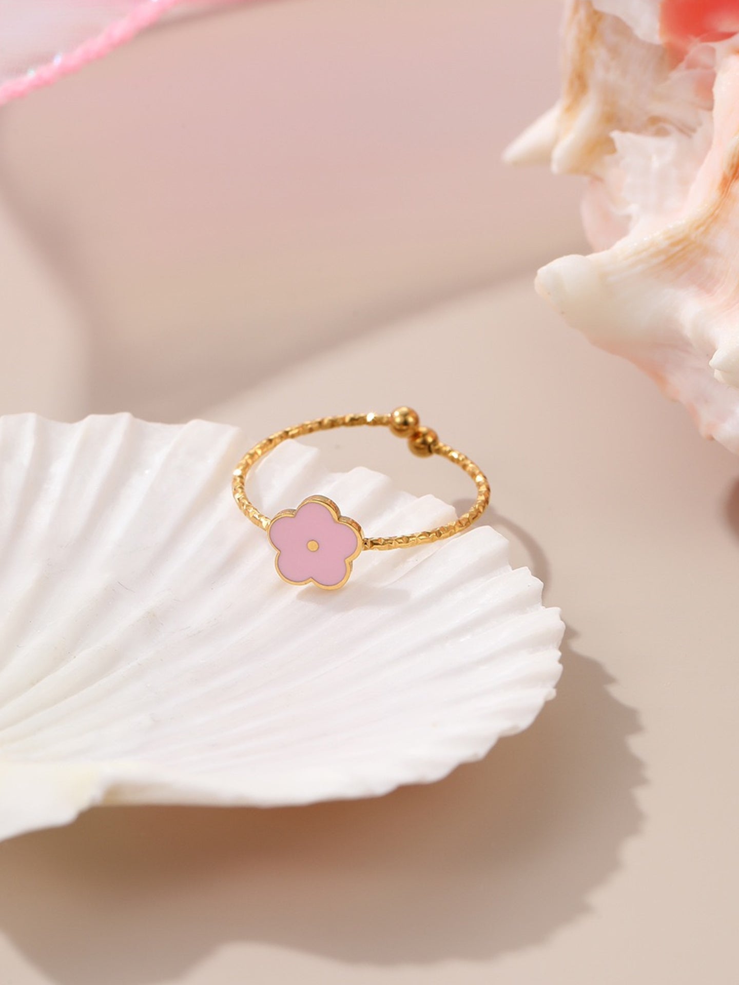 ENSEMBLE DE COLLIERS FLEURIS