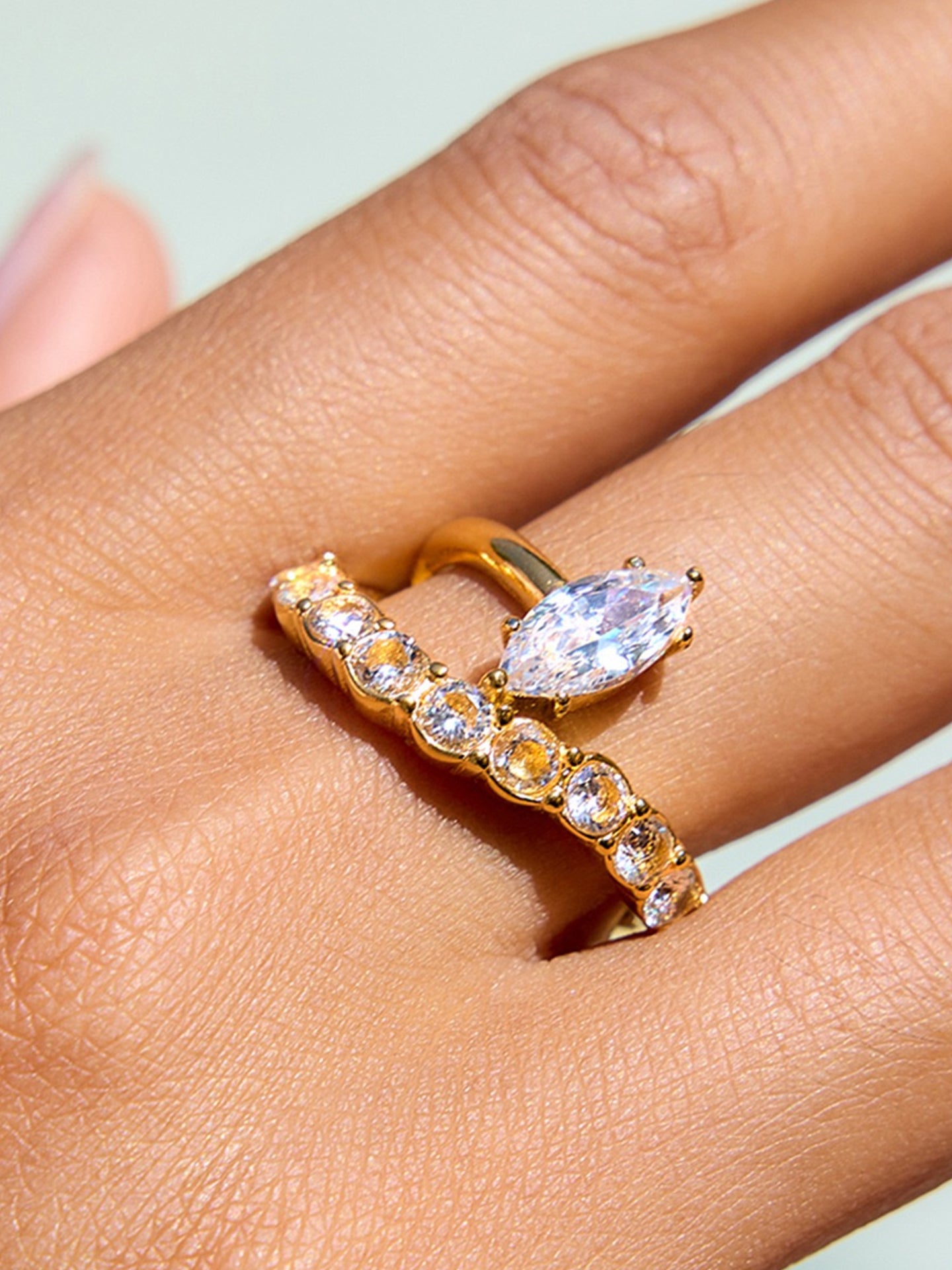 ZIRCON RING