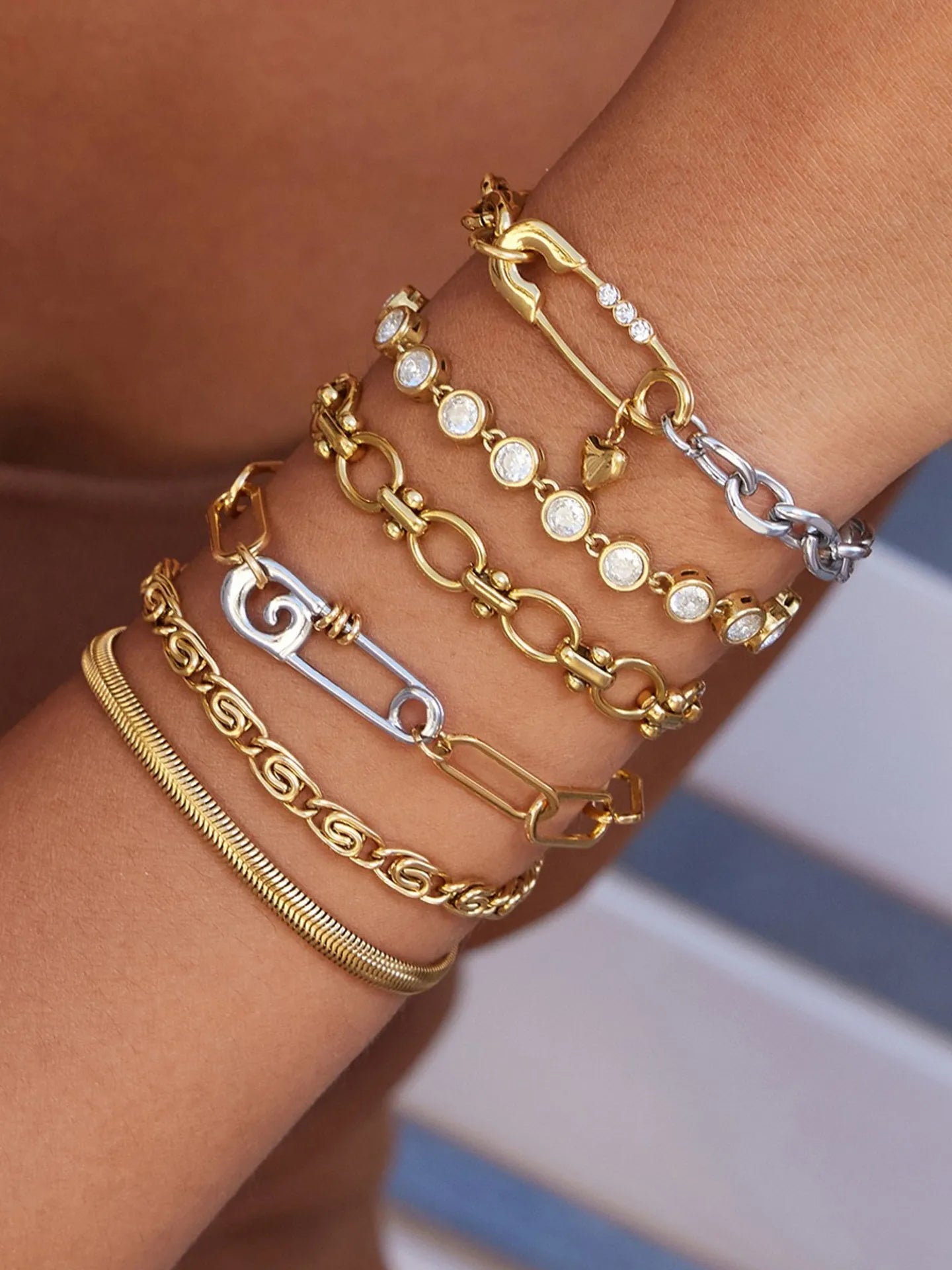 MULTICOLOR PAPERCLIP BRACELET