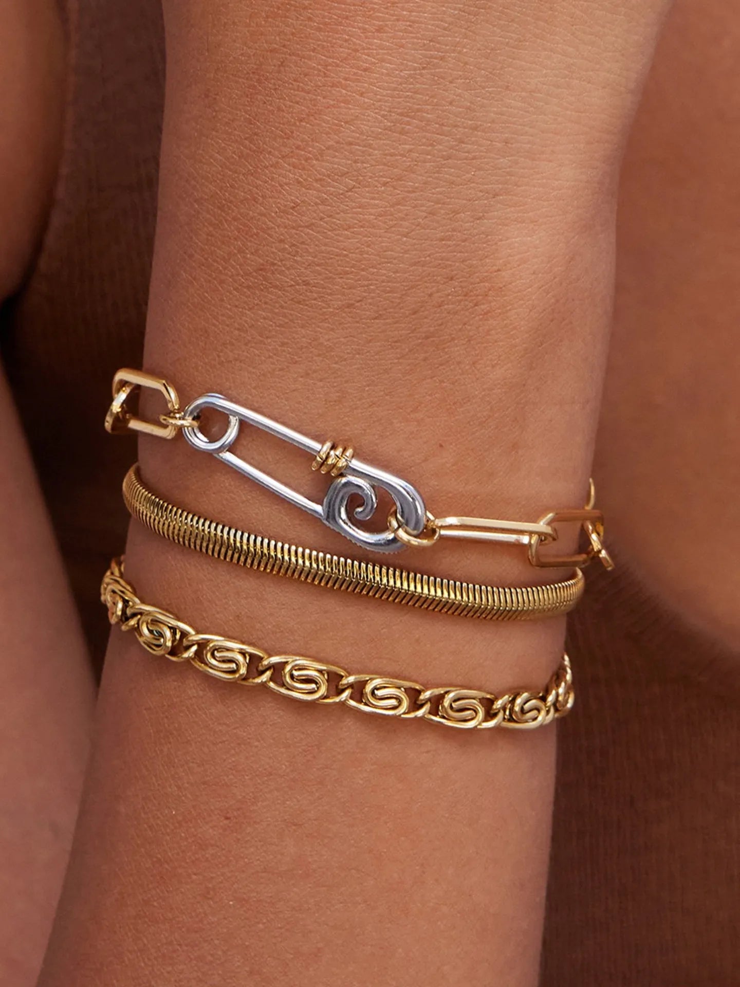 MULTICOLOR PAPERCLIP BRACELET