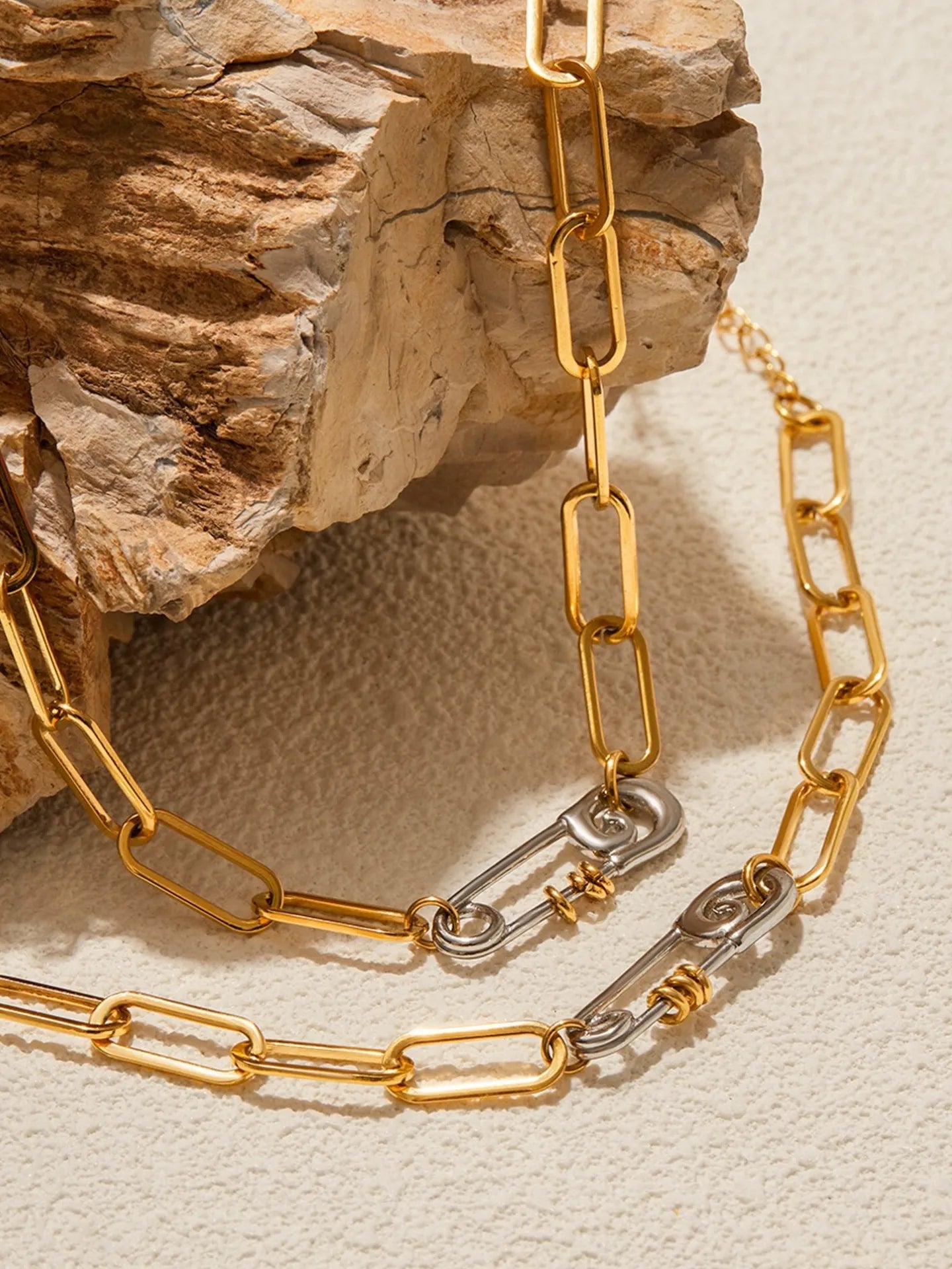 PAPERCLIP NECKLACE