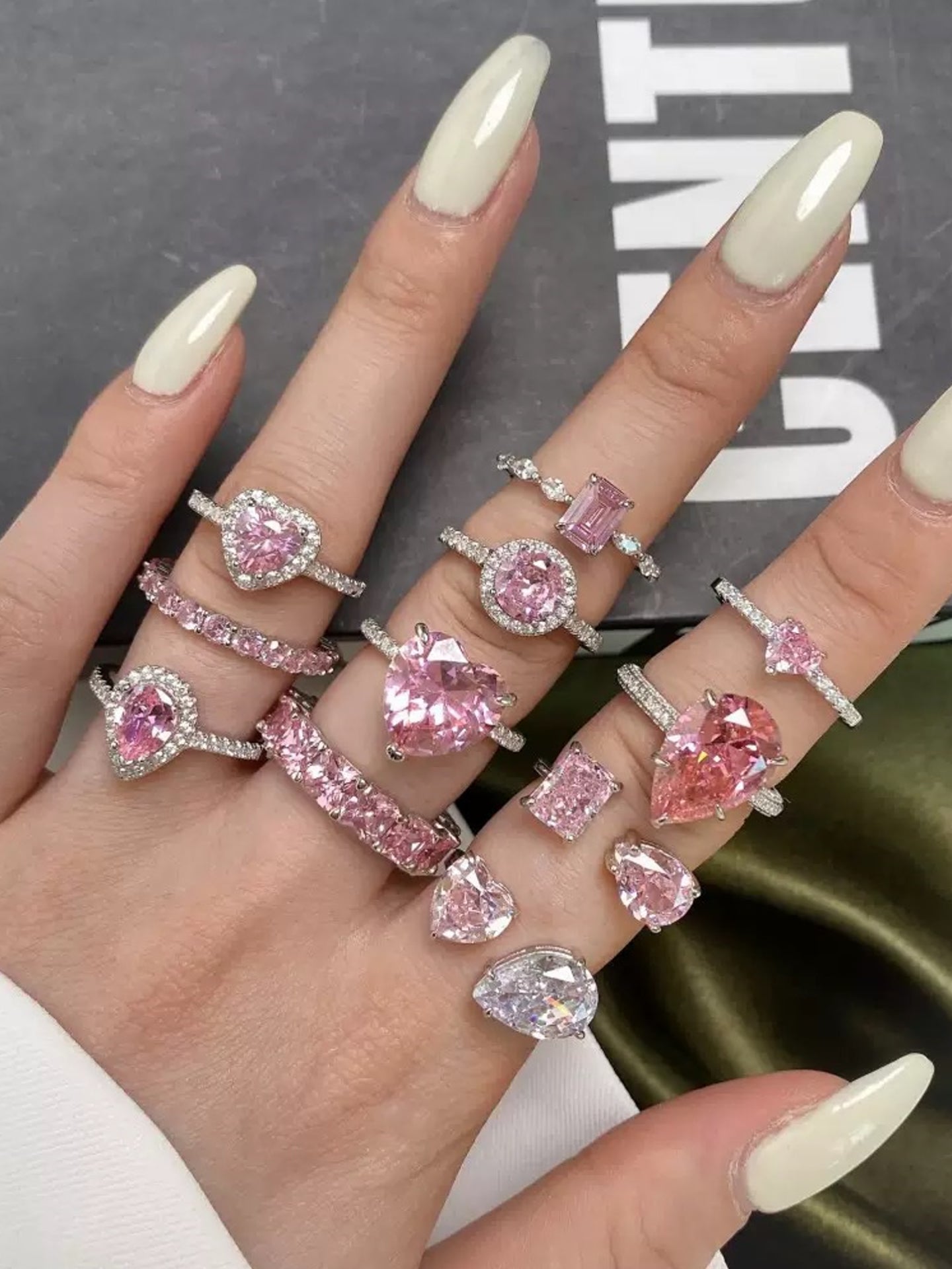 ETERNAL HEART CARBON RING