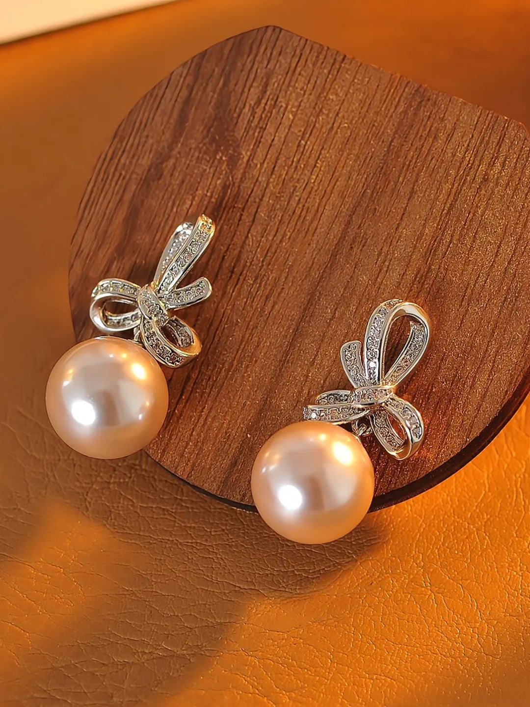 BOW PEARL EARRINGS