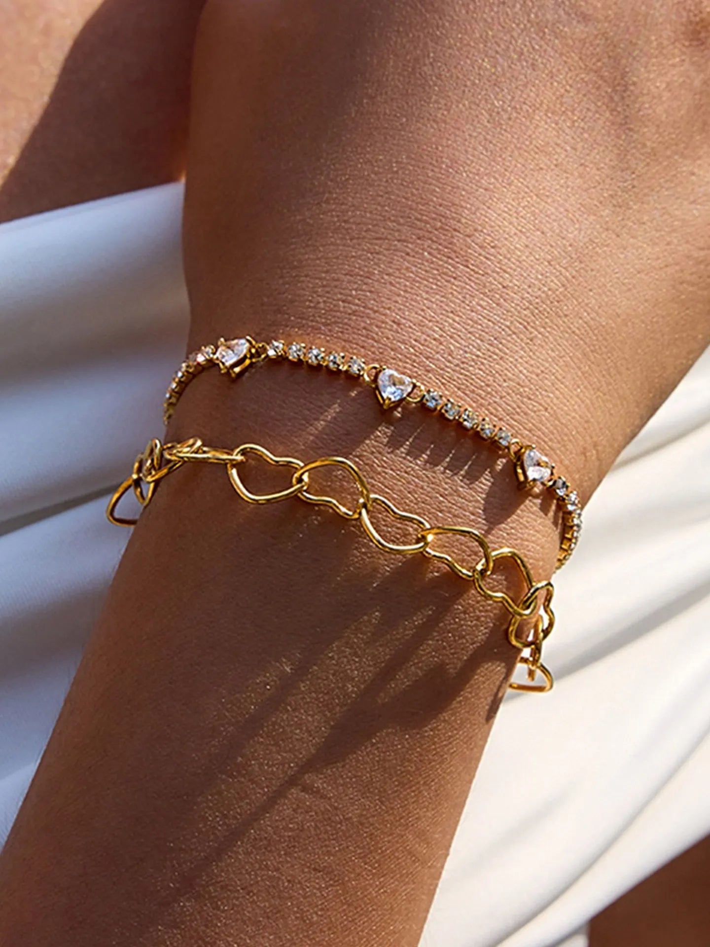 HOLLOW HEART BRACELET