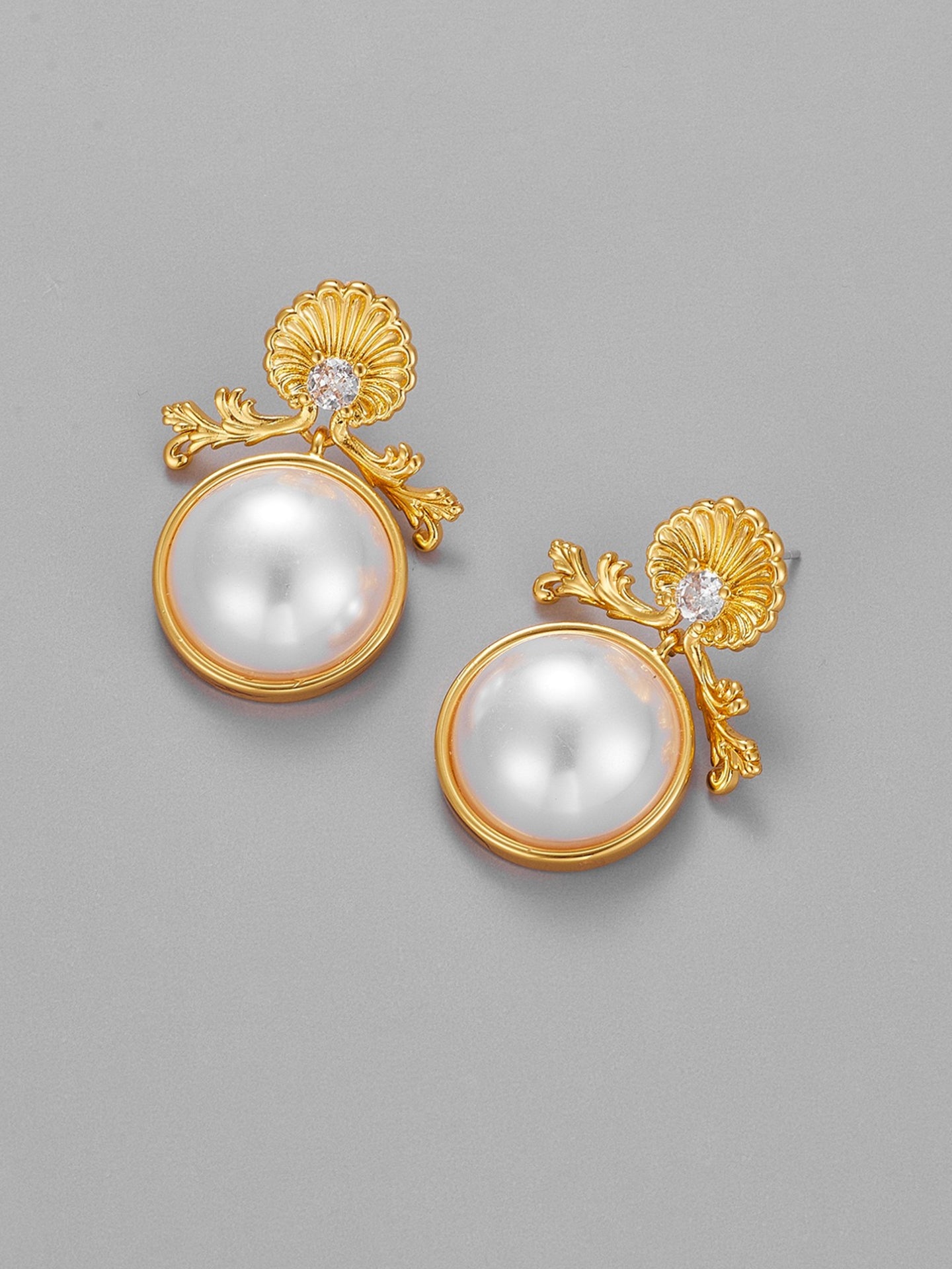 BOUCLES D'OREILLES VINTAGE EN PERLES